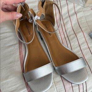 Comfortview Shiny Silver Sandals